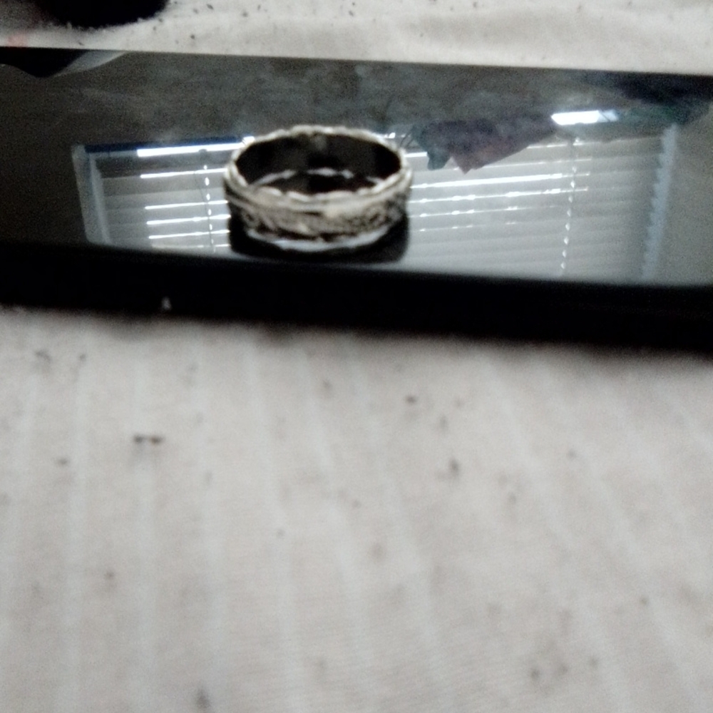 Silver ring - Picture 2 of 3